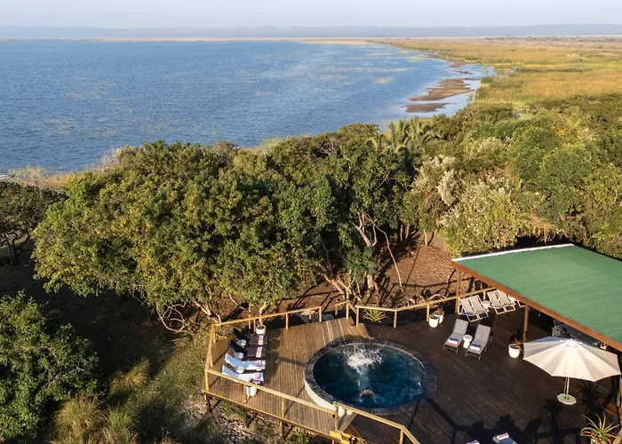 Makakatana Bay Lodge
