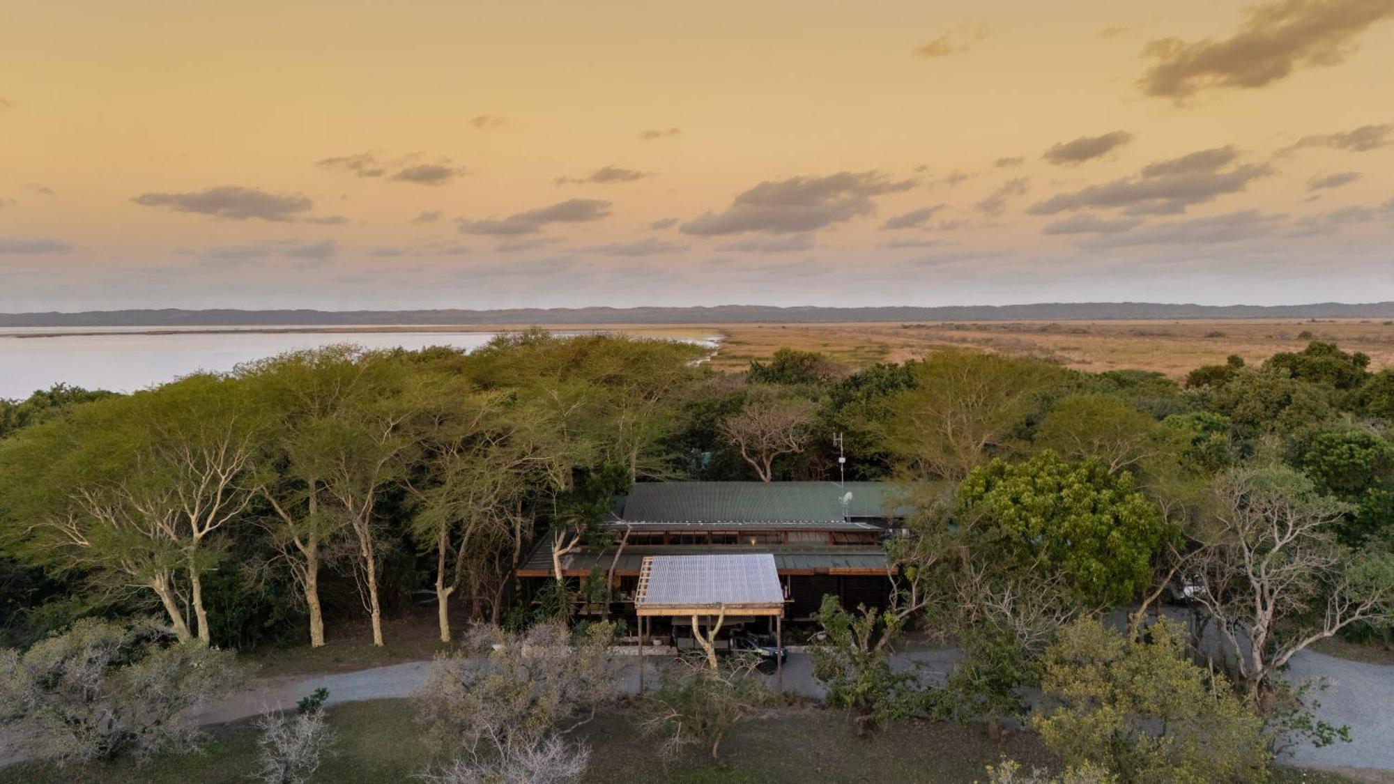 Makakatana Bay Lodge
