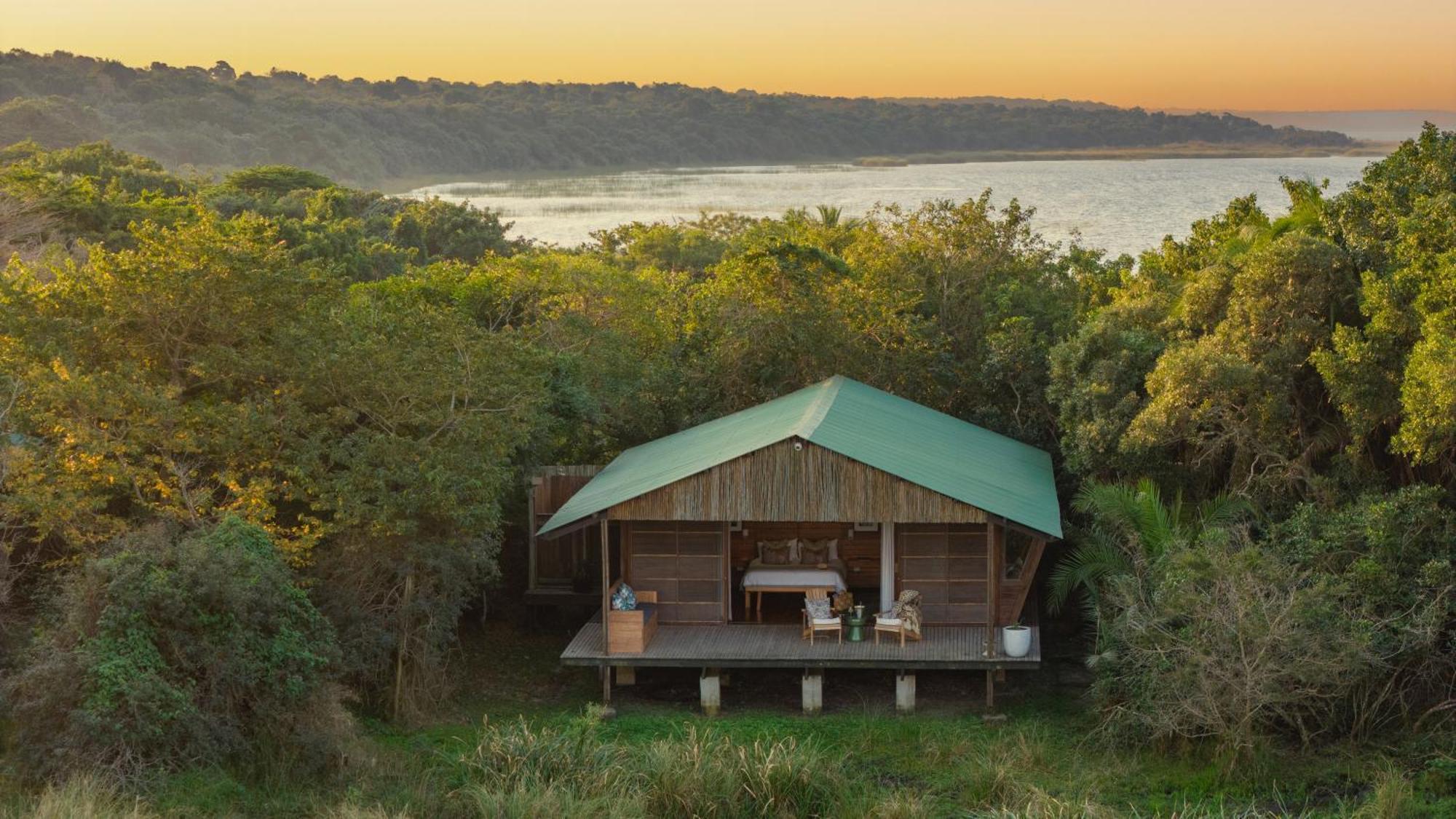 Makakatana Bay Lodge *